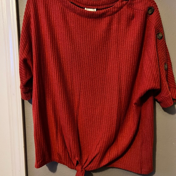 Rust colored top - Picture 2 of 4